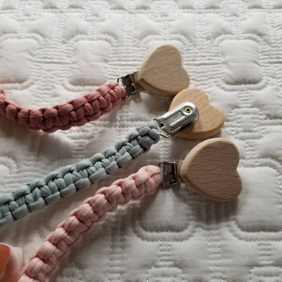 Heart Cotton Knit Pacifier Clip