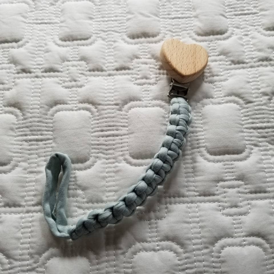 Heart Cotton Knit Pacifier Clip